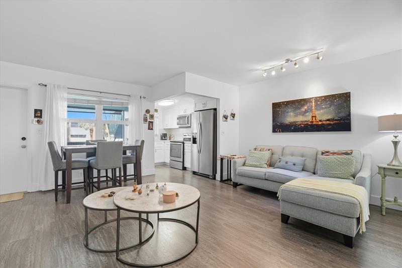 Image 6 of 29 For 5300 Washington St  J214