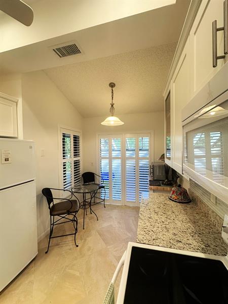 Image 7 of 34 For 10980 Lake Front Pl  10980