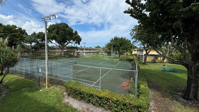 Image 16 of 22 For 5150 6 Av  132