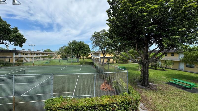 Image 18 of 22 For 5150 6 Av  132