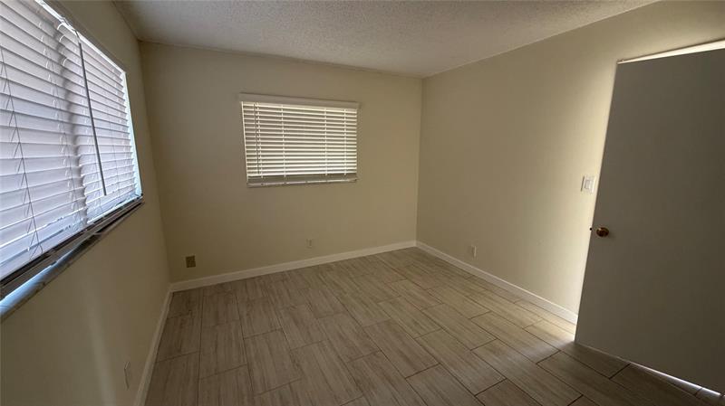 Image 21 of 22 For 5150 6 Av  132