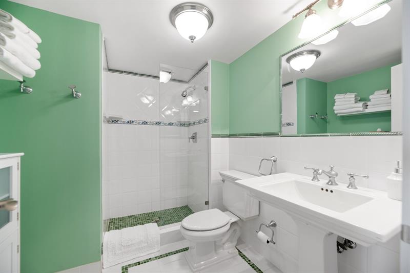 Image 17 of 59 For 2000 Ocean Dr  1810