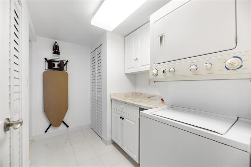 Image 18 of 59 For 2000 Ocean Dr  1810