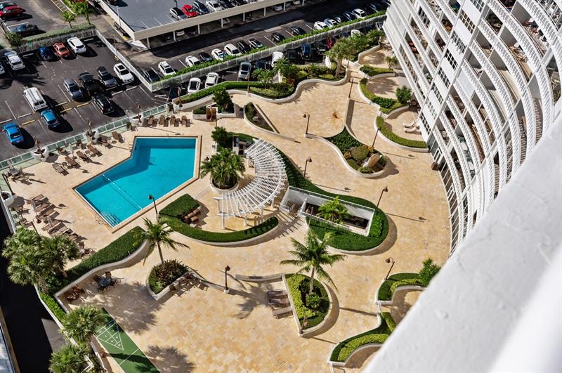 Image 39 of 59 For 2000 Ocean Dr  1810