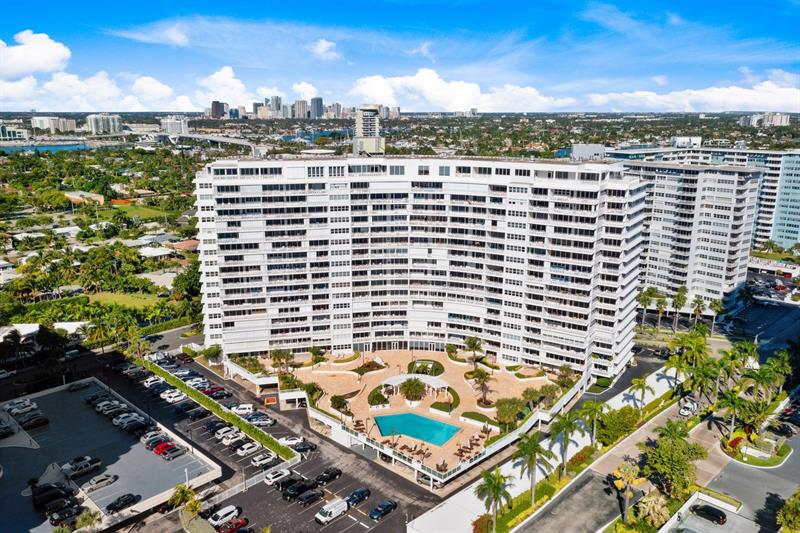 Image 53 of 59 For 2000 Ocean Dr  1810