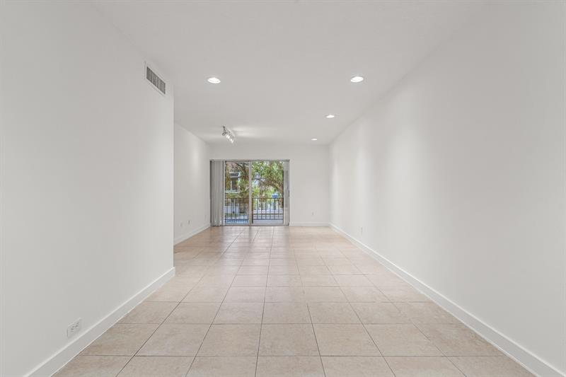 Image 10 of 35 For 9231 87 Av  C7