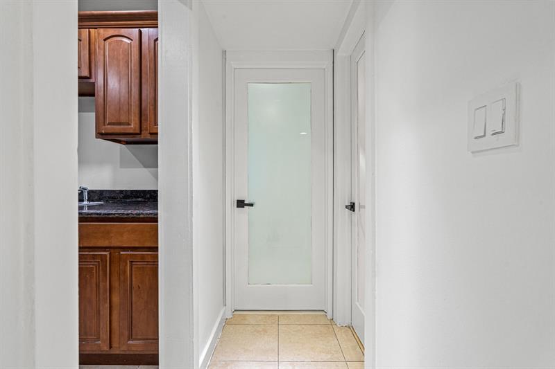 Image 16 of 35 For 9231 87 Av  C7