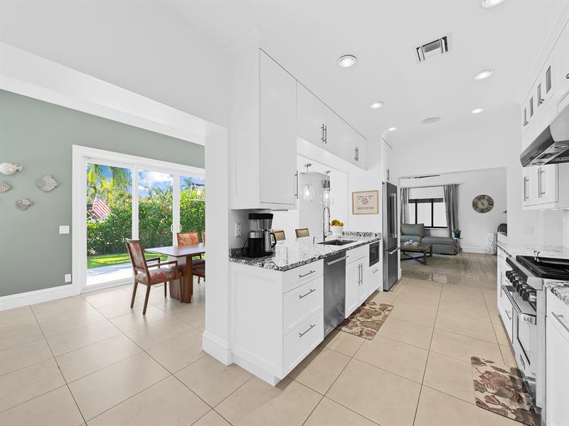 Image 11 of 36 For 2228 26th St