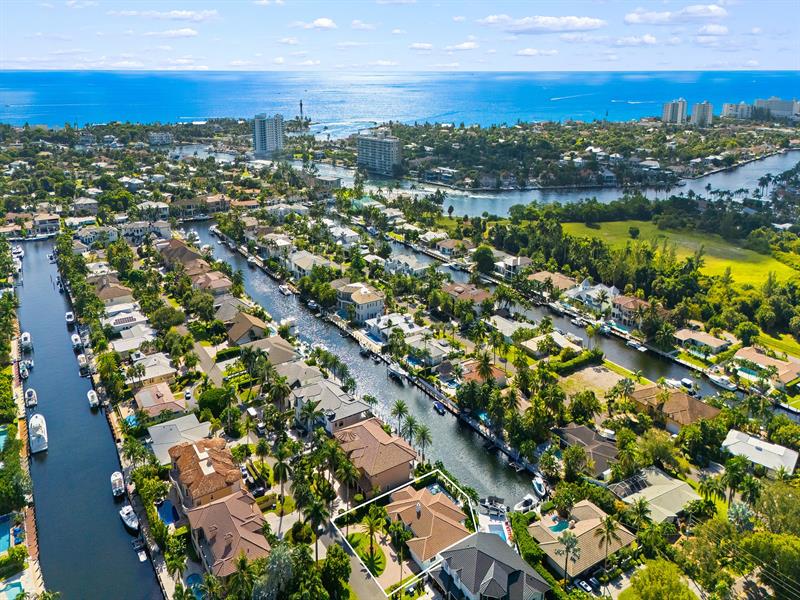 Image 2 of 36 For 2228 26th St