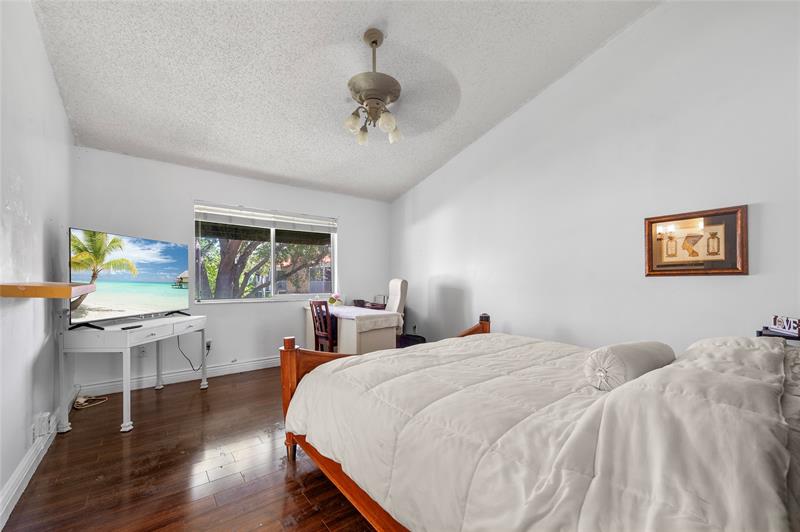Image 17 of 25 For 7954 7th Ct  7954
