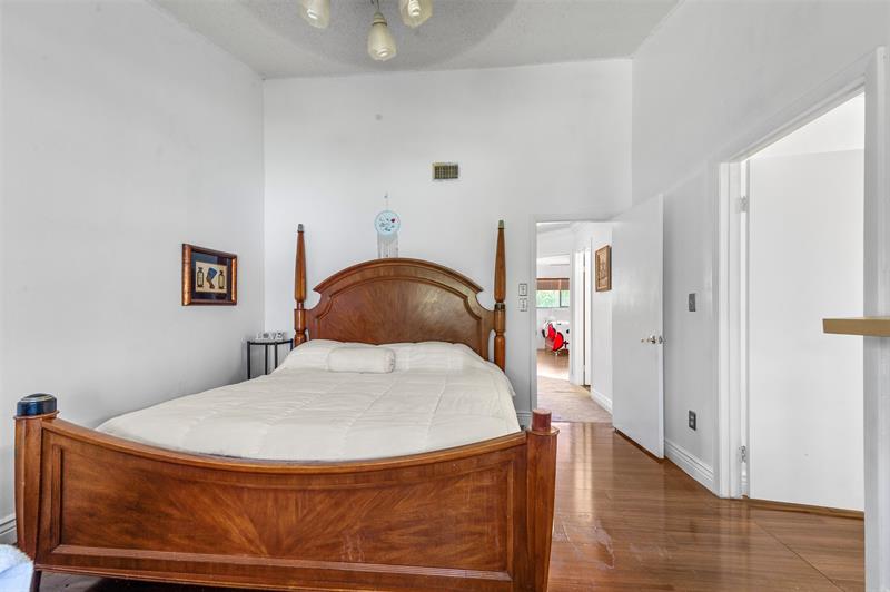 Image 18 of 25 For 7954 7th Ct  7954