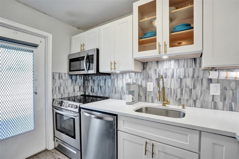 Image 11 of 49 For 400 10th St  117