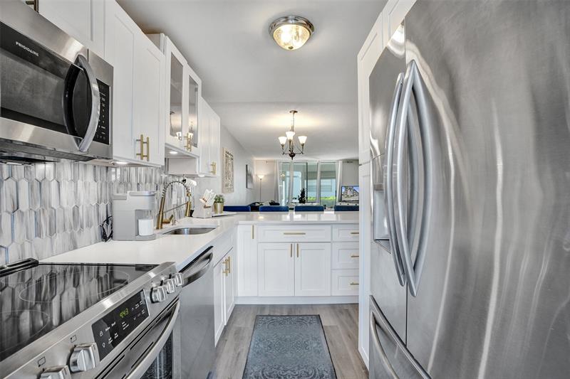 Image 13 of 49 For 400 10th St  117