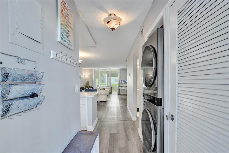 Image 4 of 49 For 400 10th St  117