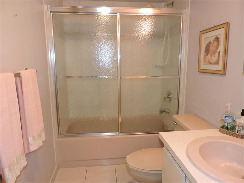 Image 16 of 18 For 441 3rd St  307