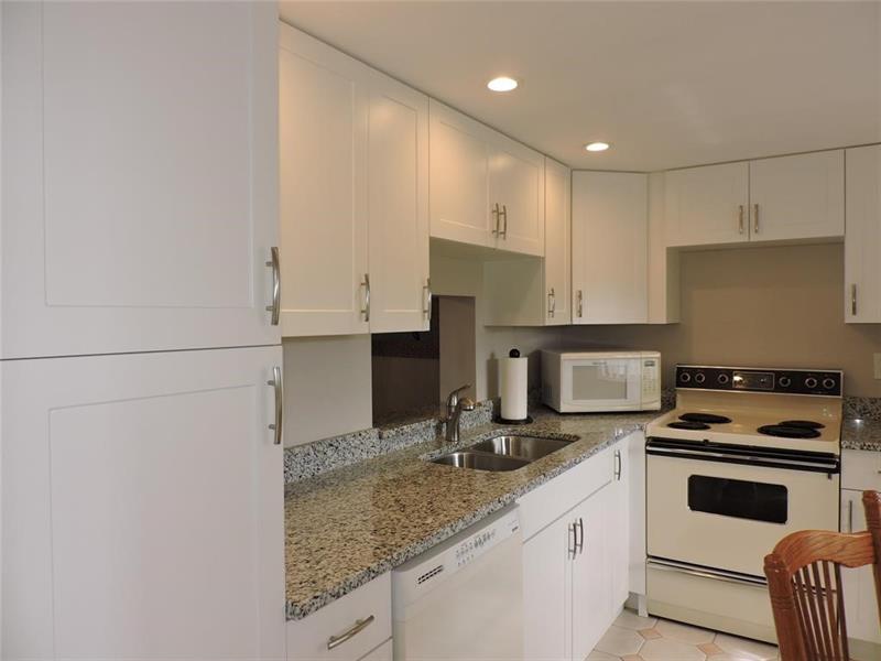 Image 7 of 18 For 441 3rd St  307