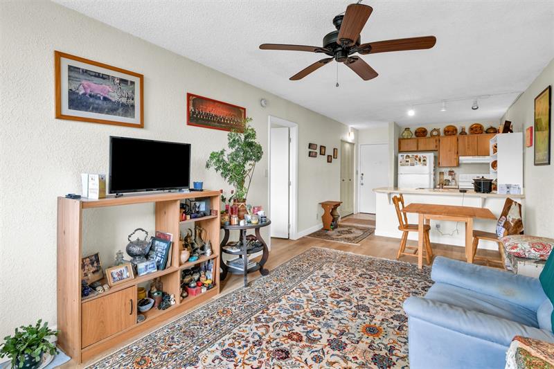 Image 13 of 23 For 2701 Riverside Dr  305-b