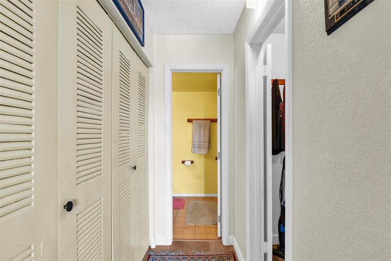 Image 18 of 23 For 2701 Riverside Dr  305-b