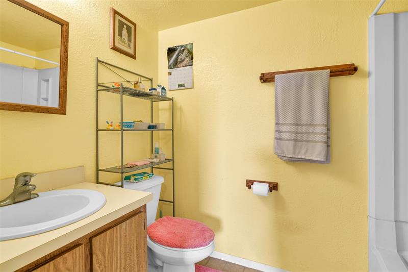 Image 19 of 23 For 2701 Riverside Dr  305-b