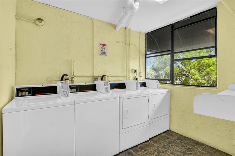 Image 23 of 23 For 2701 Riverside Dr  305-b