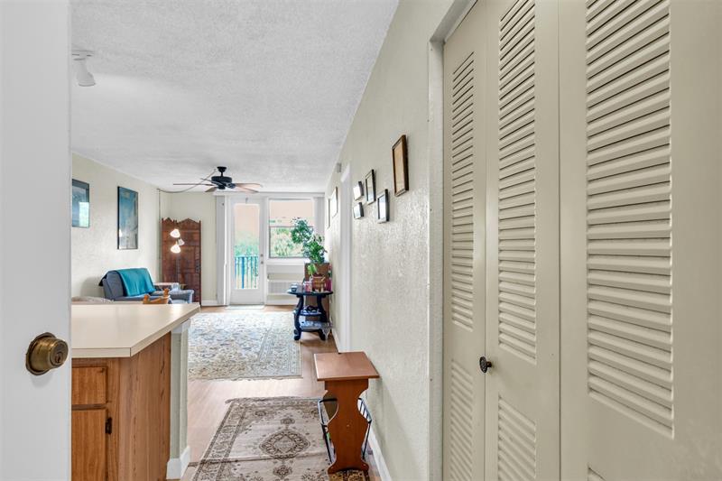 Image 4 of 23 For 2701 Riverside Dr  305-b