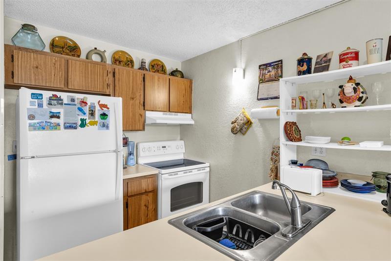 Image 7 of 23 For 2701 Riverside Dr  305-b