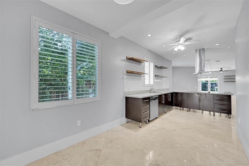 Image 10 of 55 For 704 16th St  