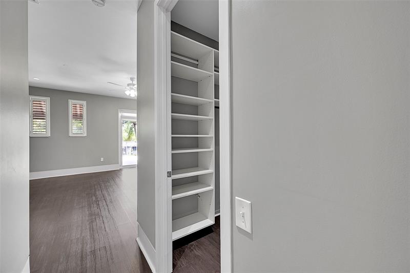 Image 25 of 55 For 704 16th St  