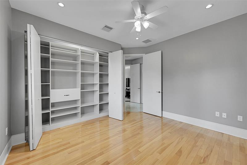 Image 34 of 55 For 704 16th St  