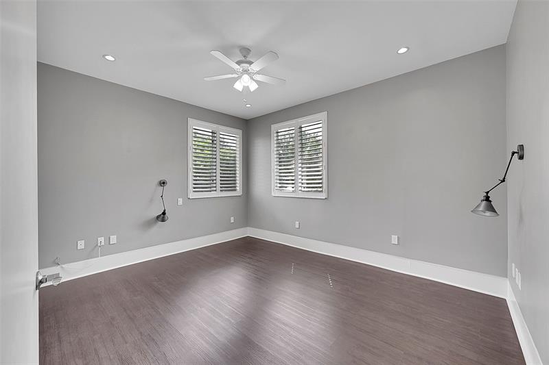 Image 38 of 55 For 704 16th St  