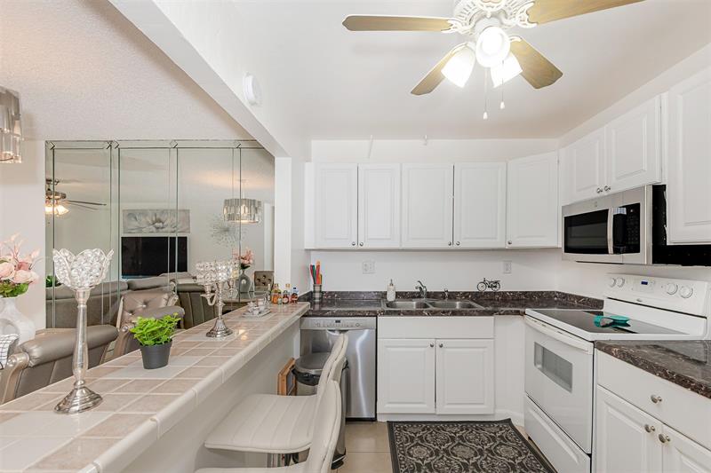 Image 11 of 27 For 4123 88th Ave  206