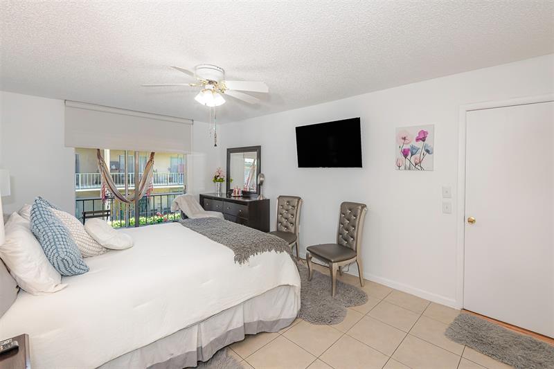 Image 15 of 27 For 4123 88th Ave  206