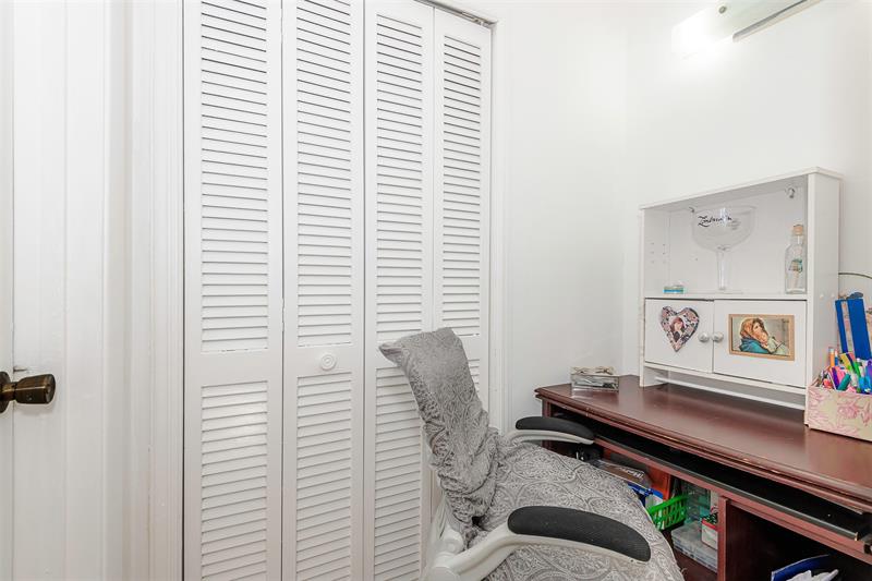 Image 18 of 27 For 4123 88th Ave  206