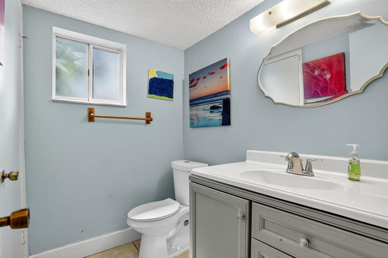 Image 17 of 38 For 1343 Sussex Dr