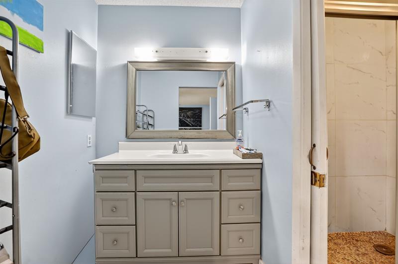 Image 31 of 38 For 1343 Sussex Dr