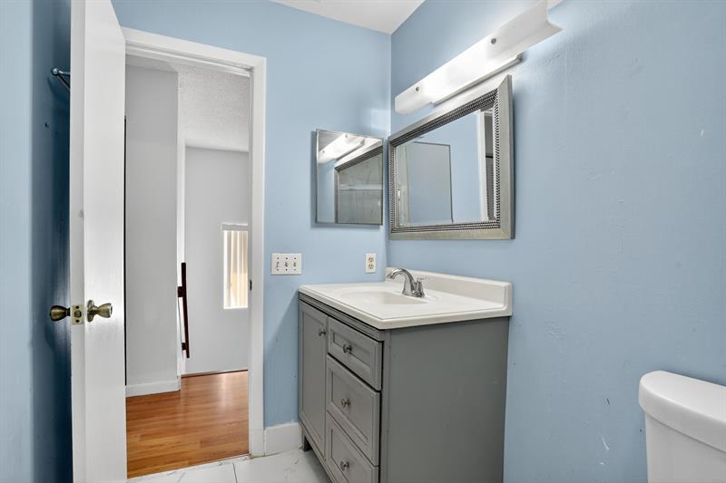 Image 33 of 38 For 1343 Sussex Dr