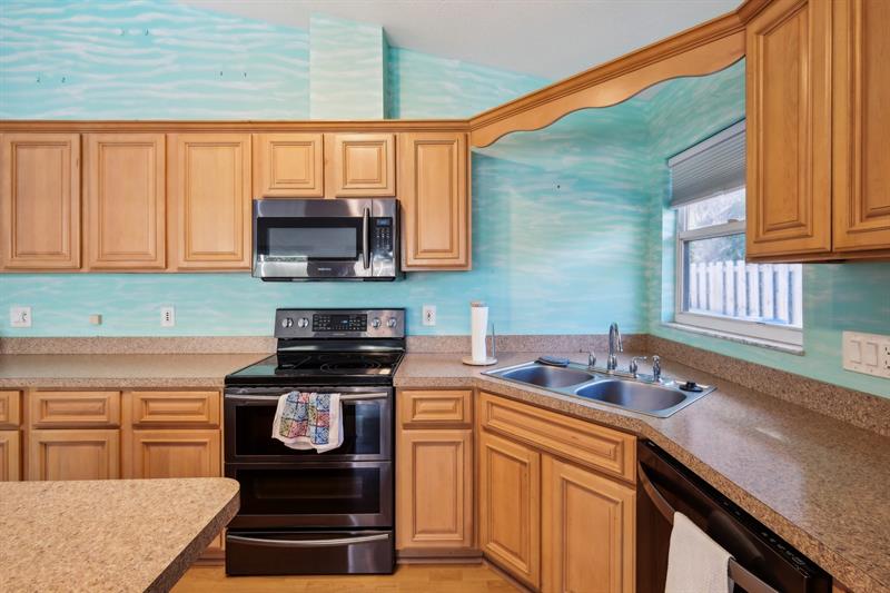 Image 10 of 42 For 212 14th Pl  