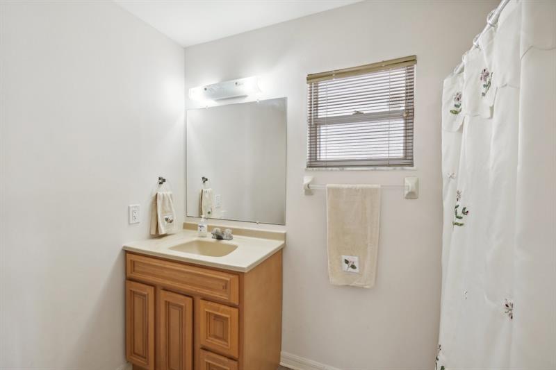 Image 14 of 42 For 212 14th Pl  