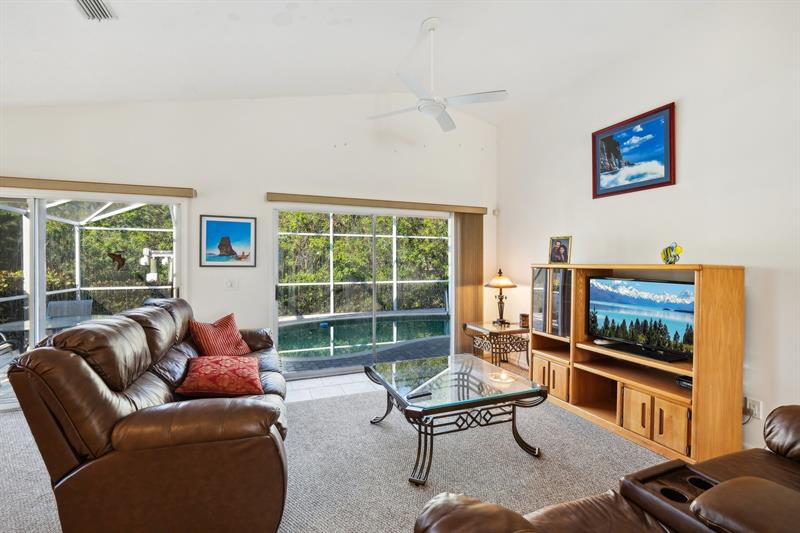 Image 3 of 42 For 212 14th Pl  