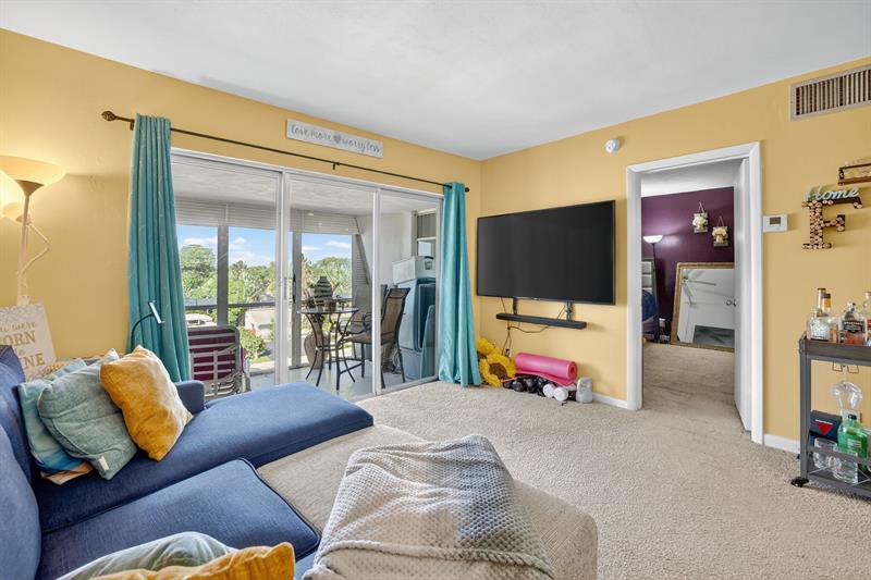 Image 10 of 43 For 3040 16th Ave  411