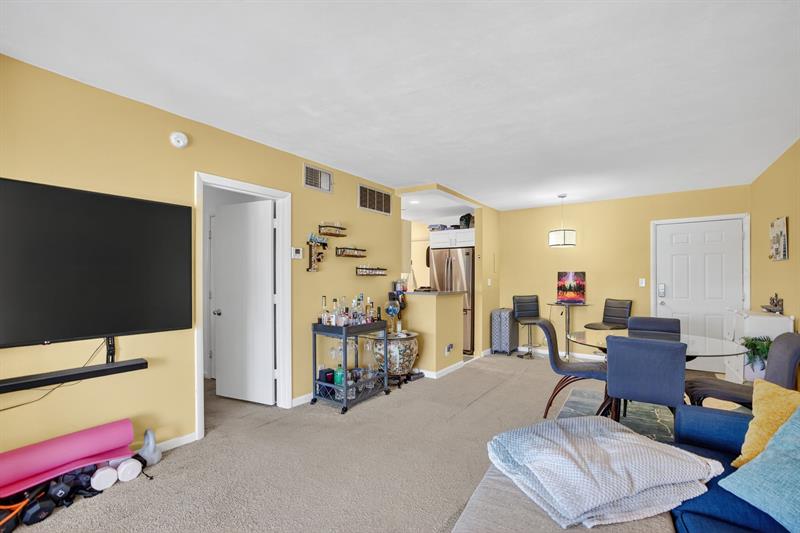Image 13 of 43 For 3040 16th Ave  411
