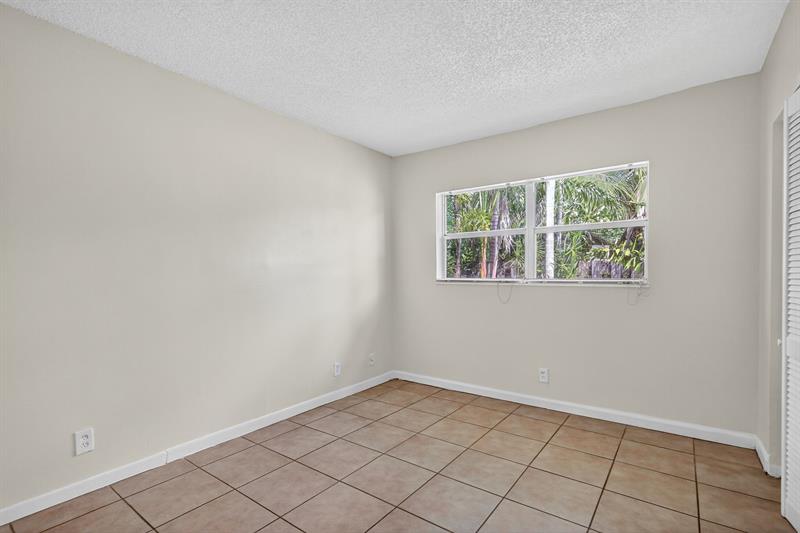 Image 12 of 20 For 274 9th St  2