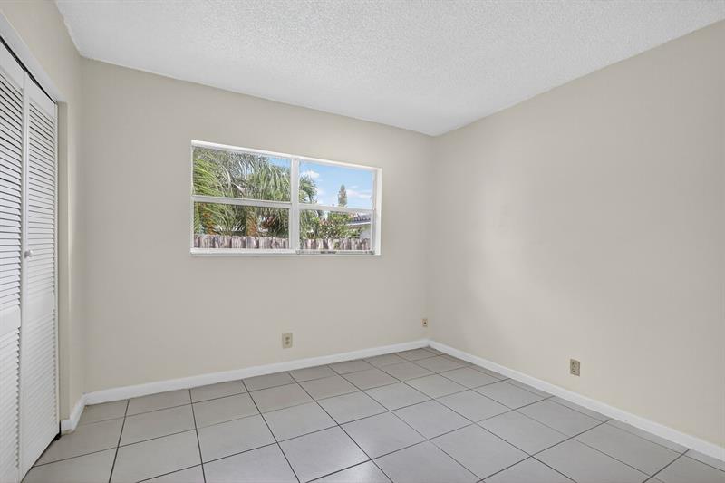 Image 14 of 20 For 274 9th St  2