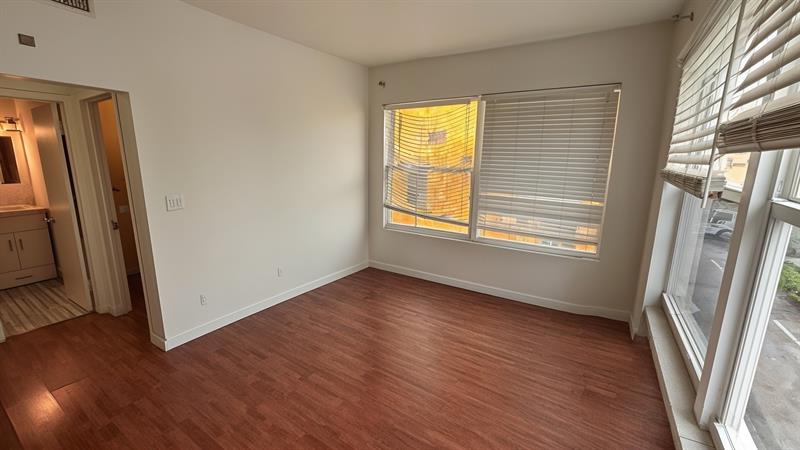 Image 4 of 19 For 1320 Drexel Ave  208