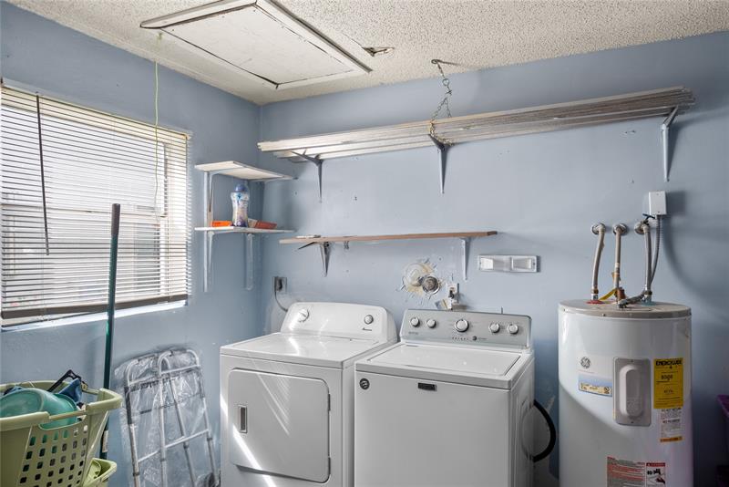 Image 16 of 21 For 6301 Silver Moon Ln