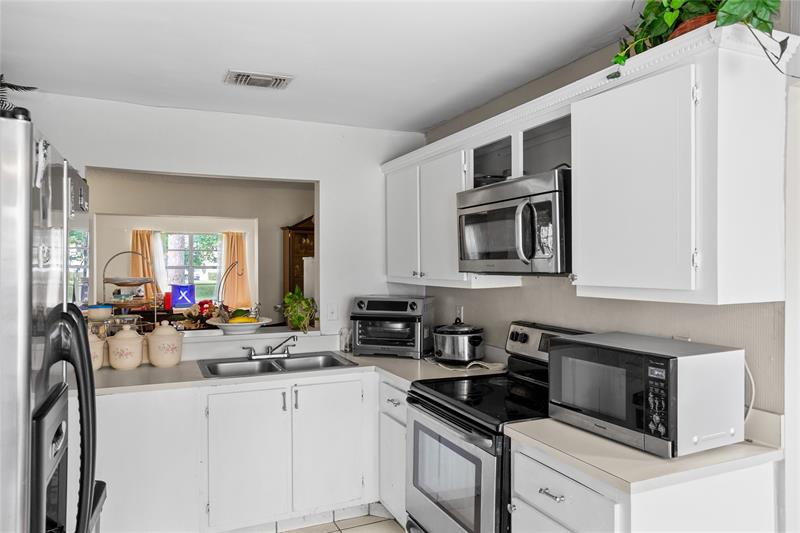 Image 9 of 21 For 6301 Silver Moon Ln