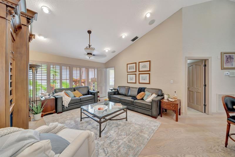 Image 14 of 73 For 4944 Chardonnay Dr