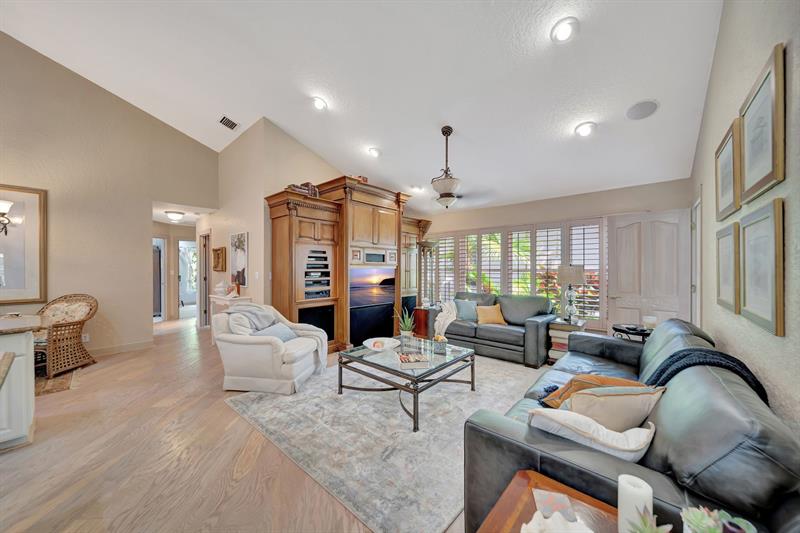 Image 15 of 73 For 4944 Chardonnay Dr