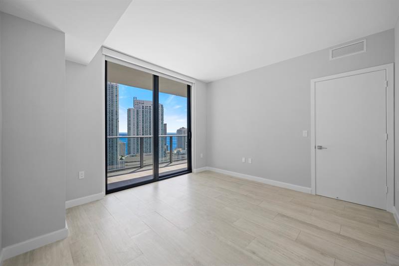 Image 19 of 21 For 45 9th St  2602