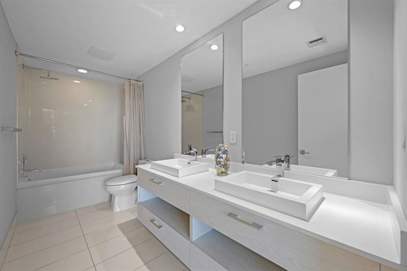 Image 20 of 21 For 45 9th St  2602